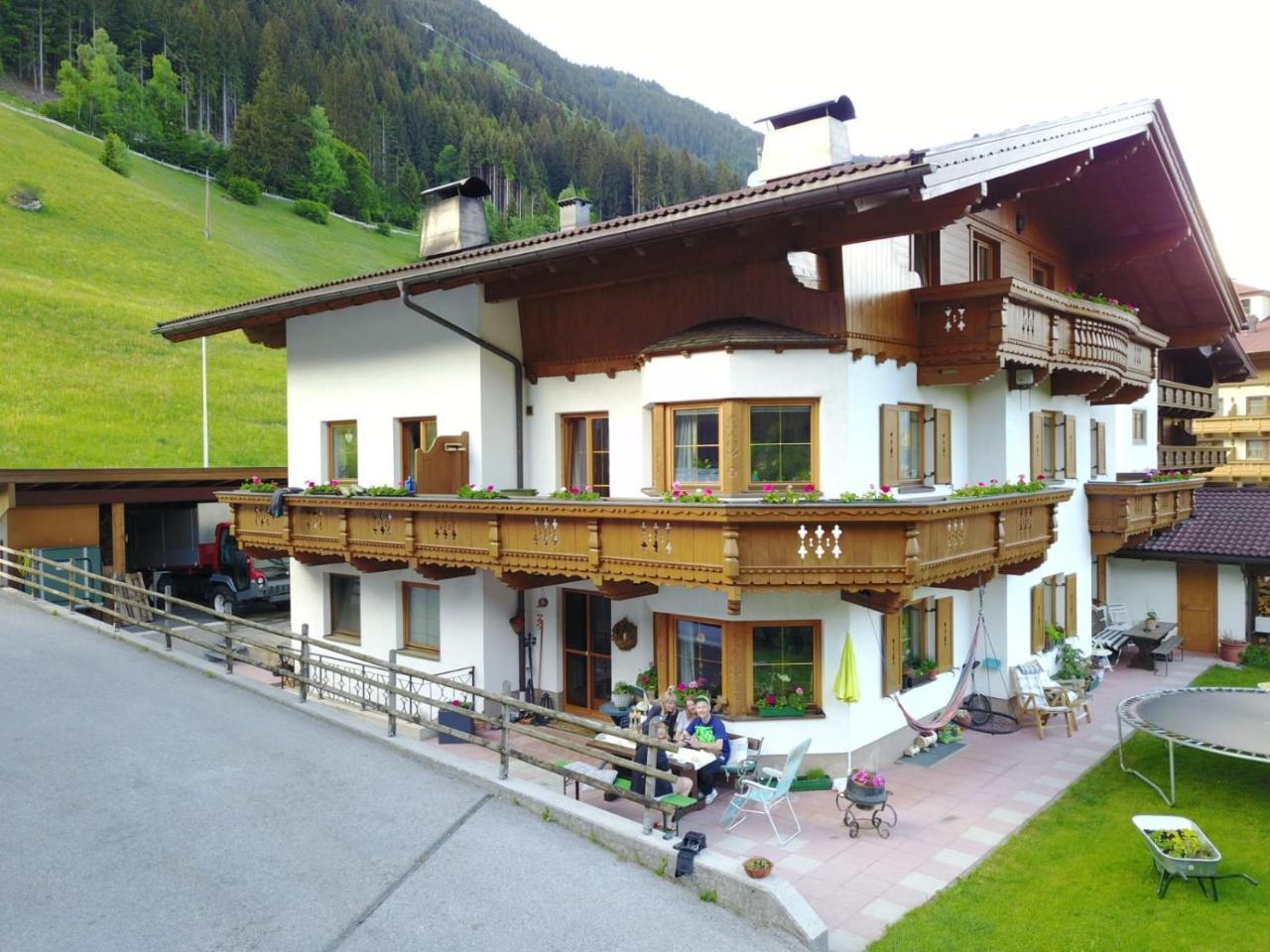 Zellerhof Lägenhet Finkenberg Exteriör bild